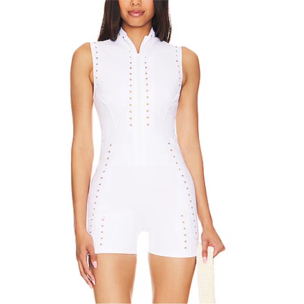 NWT GiGi C Kina Romper in White Sz L